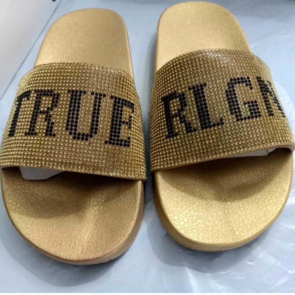 NWOT Women's True Religion Meyers Slides - Picture 2 of 5